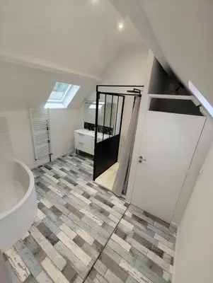 Salle de bains dans l'établissement Grande maison de famille au cœur du Cotentin