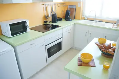 Cuisine ou kitchenette dans l'établissement Studio Lumineux Caen - Proche Gare & D-Day