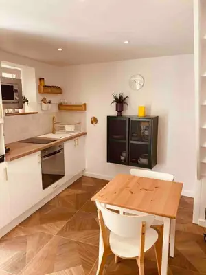 Cuisine ou kitchenette dans l'établissement Duplex house with small terrace
