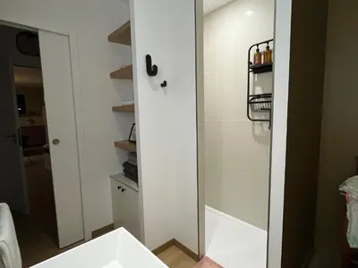 Salle de bains dans l'établissement villa carolles