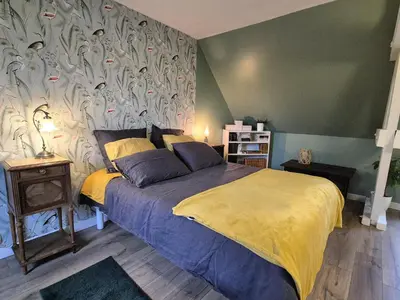 Un ou plusieurs lits dans un hébergement de l'établissement Cozy Couple Retreat in Normandy