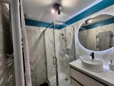 Salle de bains dans l'établissement Pont-d'Ouilly - L'Acacia