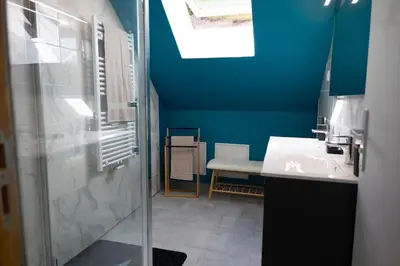 Salle de bains dans l'établissement Pont-d'Ouilly - Le Tilleul