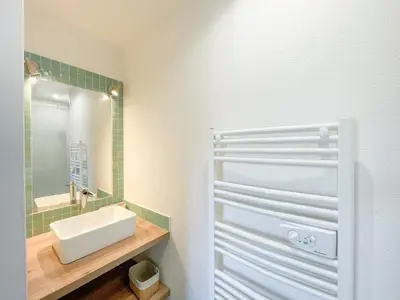 Salle de bains dans l'établissement High Standing Apartment Swimming Pool Beach 3 min away