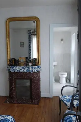 Salle de bains dans l'établissement Holiday Home Schönes Haus Isigny für 6 Personen by Interhome