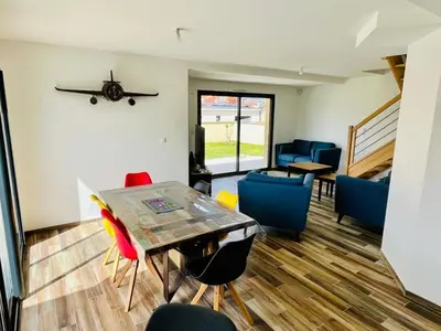Coin salon dans l'établissement Holiday Home Maison de vacances Strandhaus by Interhome