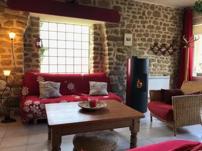 Coin salon dans l'établissement Holiday Home Gemütliches Haus in der Bucht von Mont-Saint-Michel by Interhome
