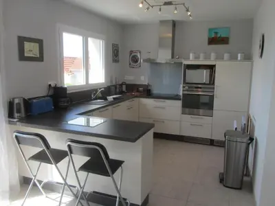 Cuisine ou kitchenette dans l'établissement Apartment Wohnung mit Meerblick by Interhome