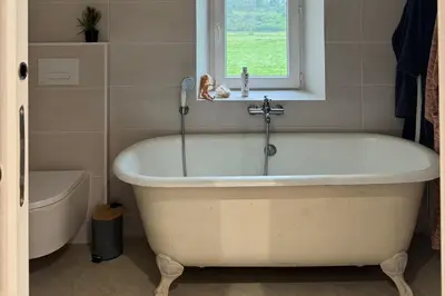 Salle de bains dans l'établissement Maison de charme à deux pas des plages historiques