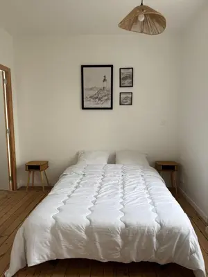 Un ou plusieurs lits dans un hébergement de l'établissement Studio Cosy - Gare à 5 min à pied - Proche Plage & Centre
