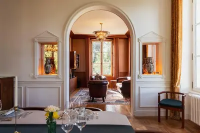 Coin salon dans l'établissement Domaine de l'Ormeau - Luxury Estate with Indoor Pool and Spa in Falaise, Normandy - Steps from William the Conqueror's Castle