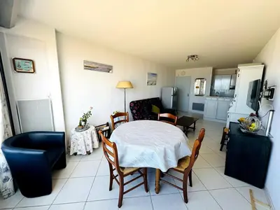Cuisine ou kitchenette dans l'établissement Appartement face à la mer, les pieds dans l'eau