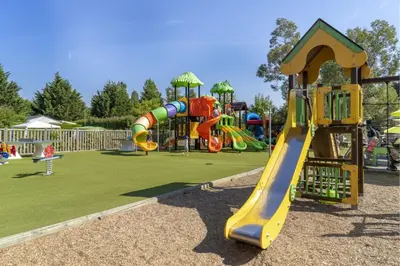 Aire de jeux pour enfants de l'établissement Cottage 4p 2Bdrms AirCon