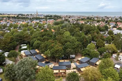 Vue générale sur Saint-Aubin-sur-Mer ou vue de la ville depuis le camping
