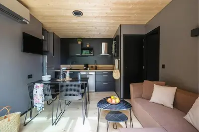 Cuisine ou kitchenette dans l'établissement Chalet Albatre 4p 2Bdrms AirCon