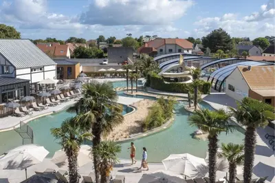 Piscine de l'établissement Chalet Albatre 4p 2Bdrms AirCon ou située à proximité