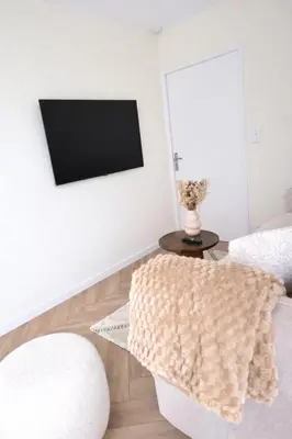 Télévision ou salle de divertissement dans l'établissement Gîte La Bergerie De Montitier
