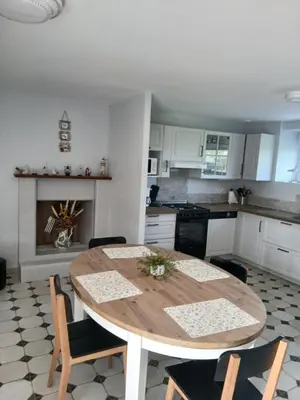 Cuisine ou kitchenette dans l'établissement gite en baie du mont saint michel