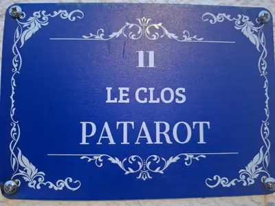 Certificat, récompense, panneau ou autre document affiché dans l'établissement le clos patarot