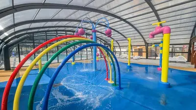 Piscine de l'établissement Mobil home 8 personnes Confort & Tranquillité ou située à proximité