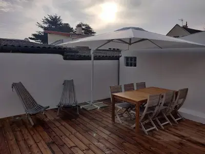 Terrasse ou espace extérieur de l'établissement Charmante maison de bord de mer avec terrasse