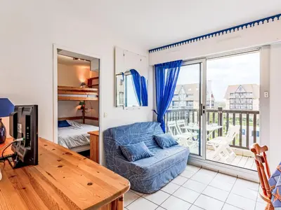Un ou plusieurs lits dans un hébergement de l'établissement Apartment Les Normandières-25 by Interhome