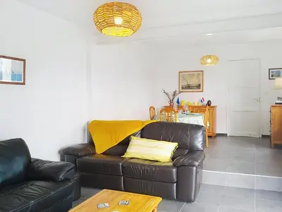 Coin salon dans l'établissement Holiday Home Mahionias's cottage by Interhome