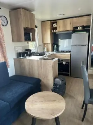 Cuisine ou kitchenette dans l'établissement domaine de litteau