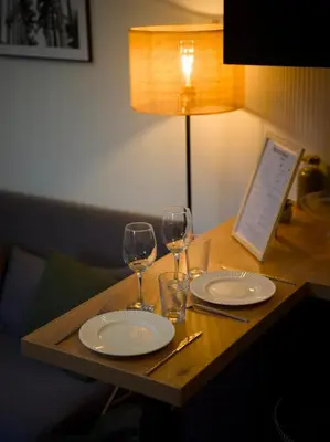 Boissons dans l'établissement Le Bohème, Maisonnette en duplex avec cour privée, Intendance Luxury Host