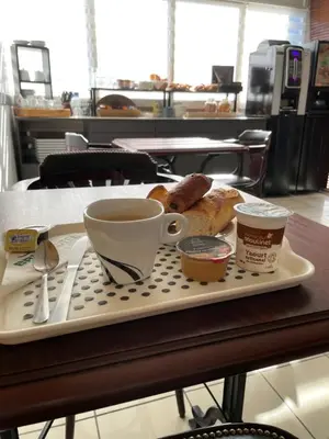 Nourriture dans l'hôtel ou à proximité