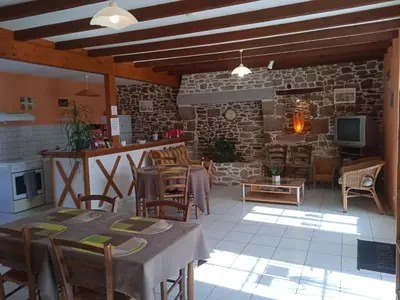Télévision ou salle de divertissement dans l'établissement Chambres d'hôtes Le Petit Angle