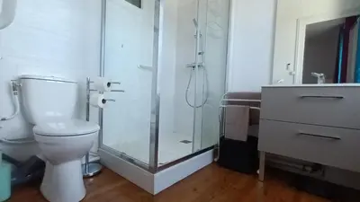 Salle de bains dans l'établissement La Petite Ecole de la Baie