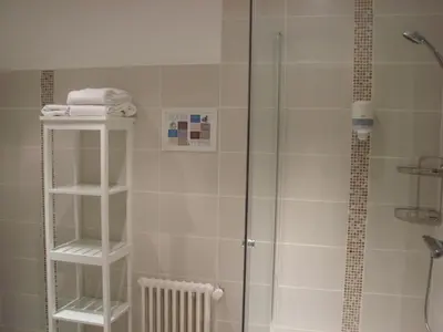 Salle de bains dans l'établissement Chez-Marion