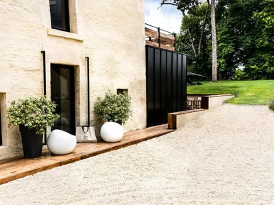 Jardin de l'établissement Chez Laurence du Tilly L'annexe