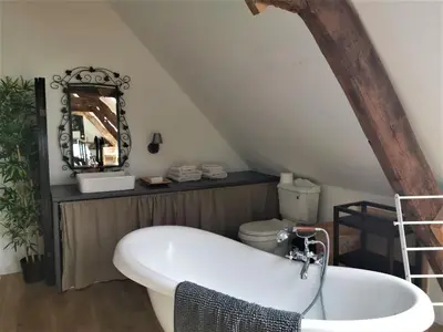 Plan de l'établissement Domaine LVD avec SPA, bois et rivière privée