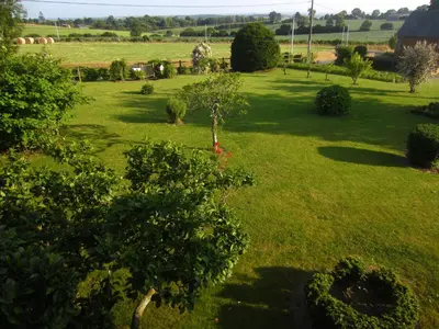 Jardin de l'établissement Gîtes de la Croix du Bourg