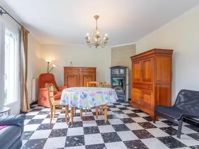 Cuisine ou kitchenette dans l'établissement Holiday Home Villa Hélios by Interhome