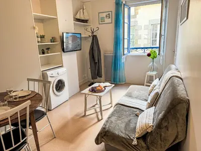 Cuisine ou kitchenette dans l'établissement Apartment Le Vieux Port by Interhome