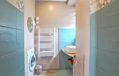 Salle de bains dans l'établissement 3 Bedroom Amazing Home In Vergoncey