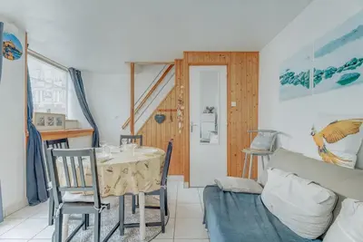 Coin salon dans l'établissement LEPETIT NID DU MONT Maison normande proche de la baie du Mont Saint Michel