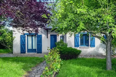 Jardin de l'établissement Maison de charme avec jardin à Courtils, proche du Mont Saint-Michel