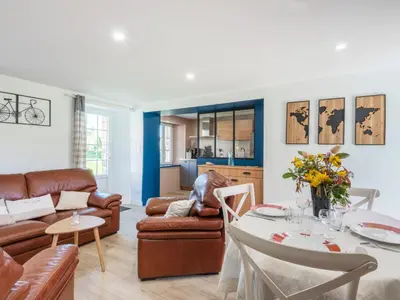 Coin salon dans l'établissement Holiday Home La Salicorne by Interhome