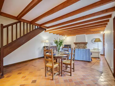 Coin salon dans l'établissement Holiday Home La Voisinière no-1 by Interhome