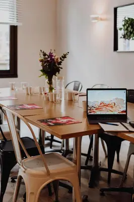 Télévision ou salle de divertissement dans l'établissement L'Hôtel Bristol