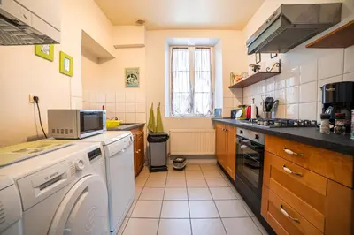 Cuisine ou kitchenette dans l'établissement Domaine De La Tour