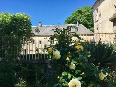 Jardin de l'établissement Les Escuries, dépendances du Château