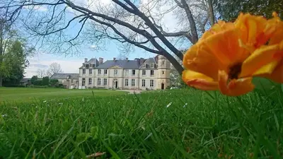 Jardin de l'établissement Les Escuries, dépendances du Château