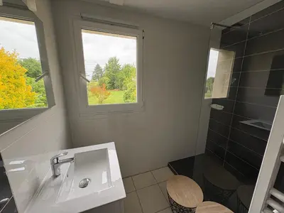 Salle de bains dans l'établissement La Petite Baie