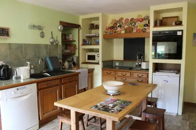 Cuisine ou kitchenette dans l'établissement Gîte/Guest House close to the Mont Saint Michel