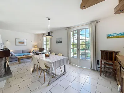 Coin salon dans l'établissement Maison de charme à 150m de la plage avec jardin, 6-8 pers, Kairon Plage - FR-1-361-56